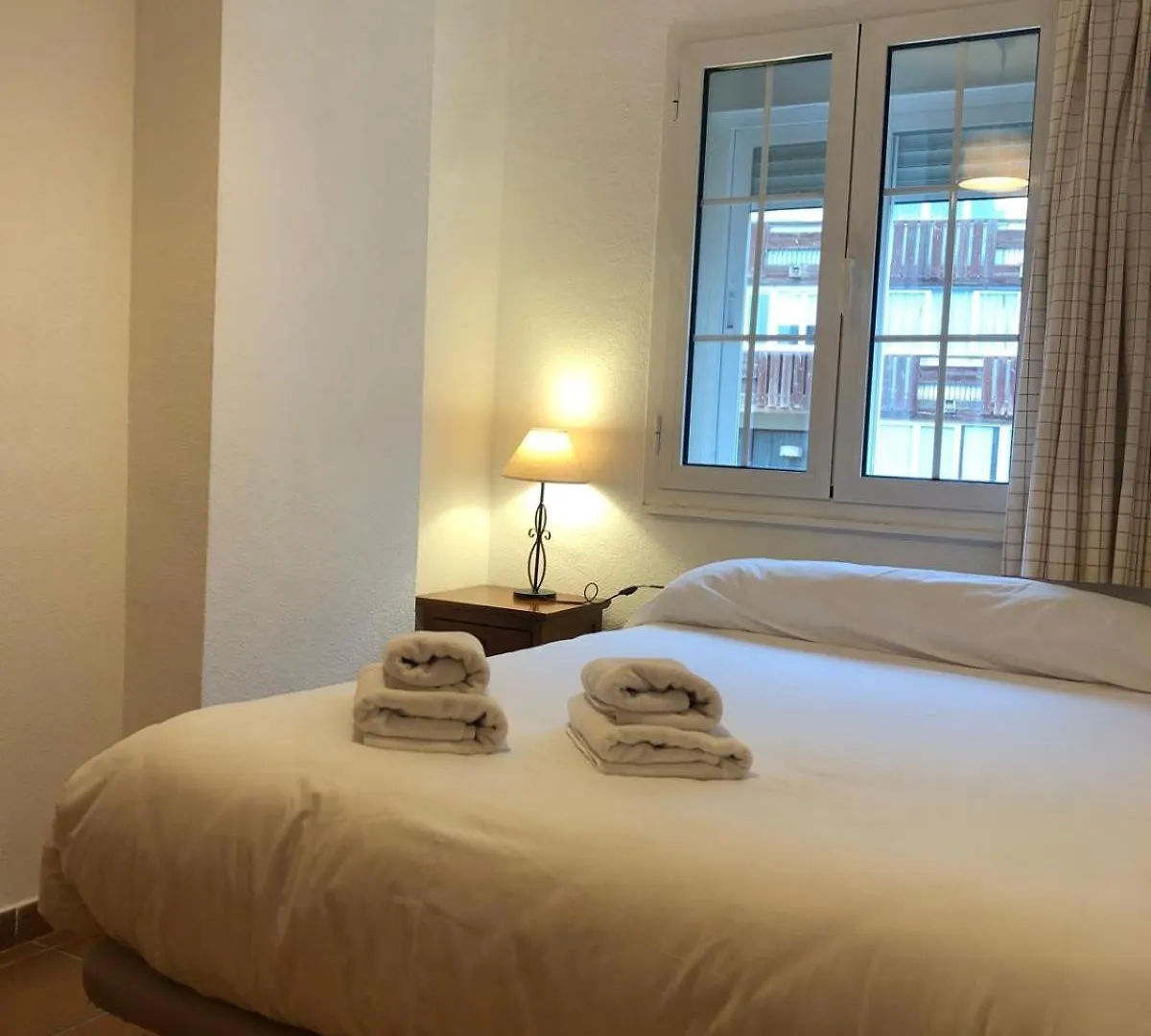 Imeda Apartamentos Arttyco Con Parking シエラネバダ アパート